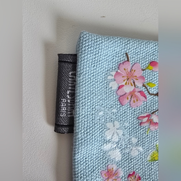 Beautiful Small Coin Purse with Small Size Tiny Dragonfly Bracelet - Picture 4 of 12